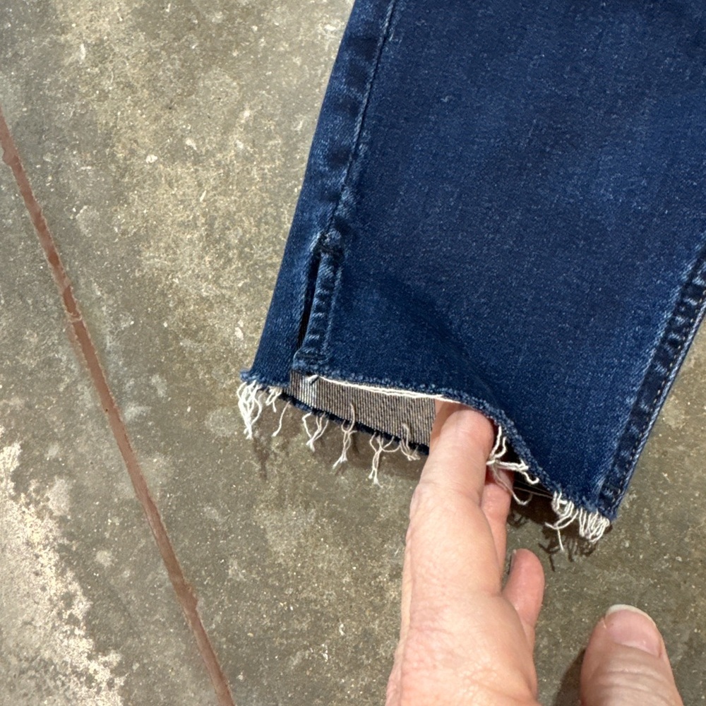 Silver Jeans Co. Most Wanted Mid Rise Skinny Leg  Jeans Dark Wash Frayed Hem - Picture 4 of 5